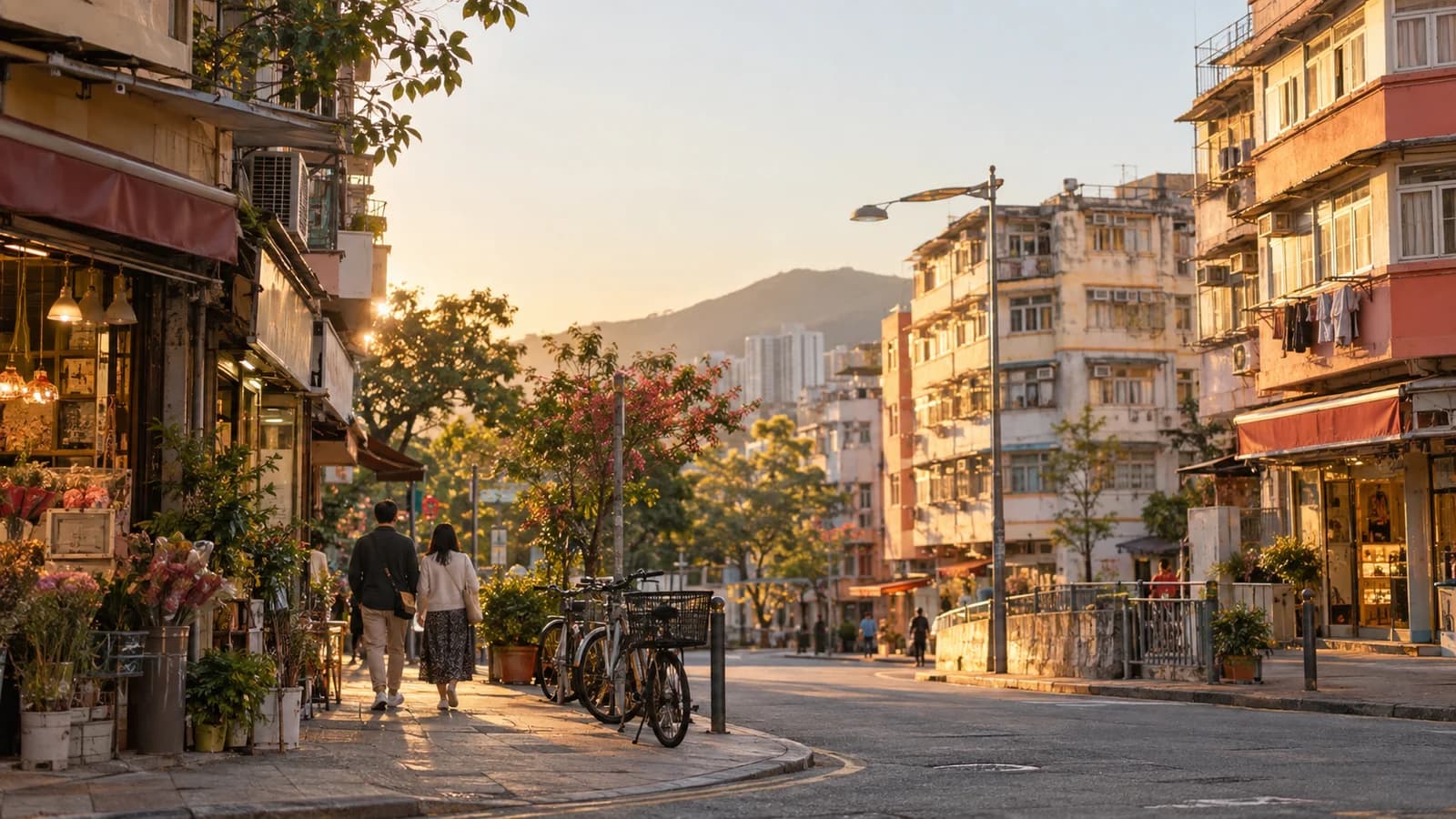 大圍舊式街舖同住宅樓，黃昏時分